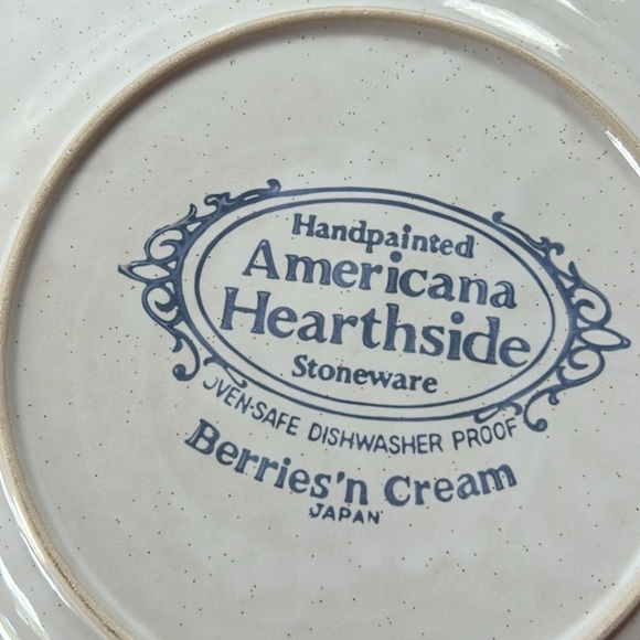 Americana Hearthside Stoneware 10” dinner plate.  Berries ‘N Cream pattern. - Picture 3 of 6